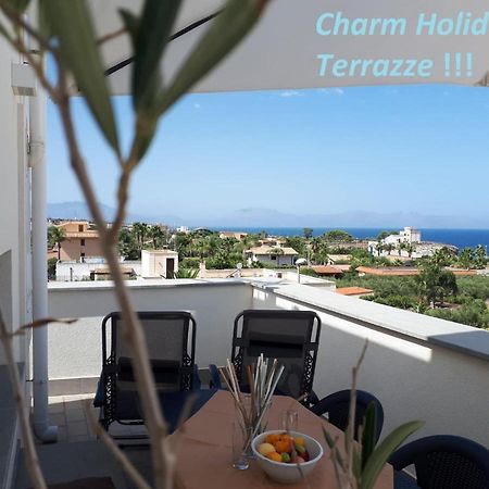 Charm Holiday แตร์ราซีนี ภายนอก รูปภาพ